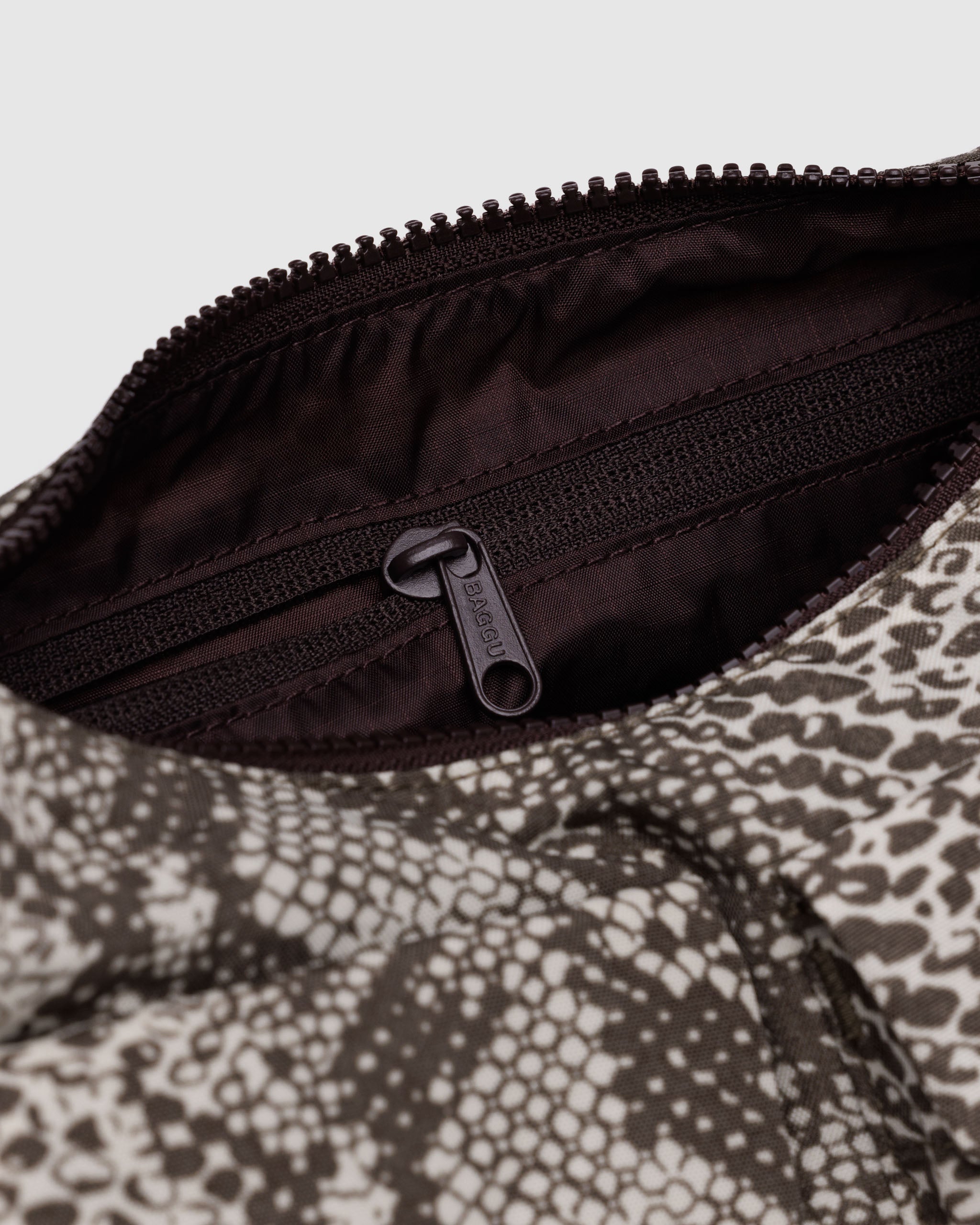 Snakeskin Cargo Shoulder Bag | BAGGU | Shoulder Bag