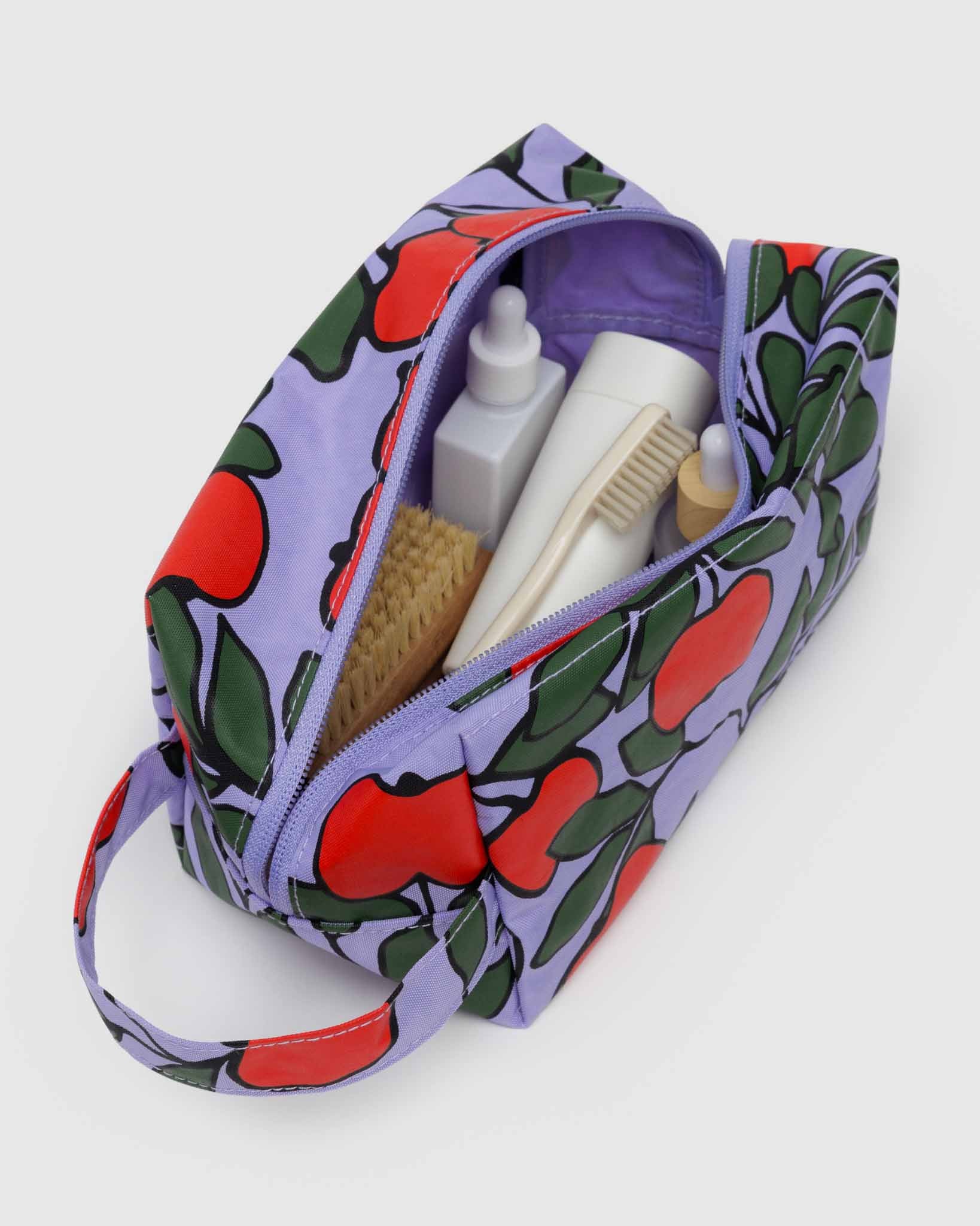 BAGGU Apple Tree dopp kit | BAGGU | Toiletry + Washbag