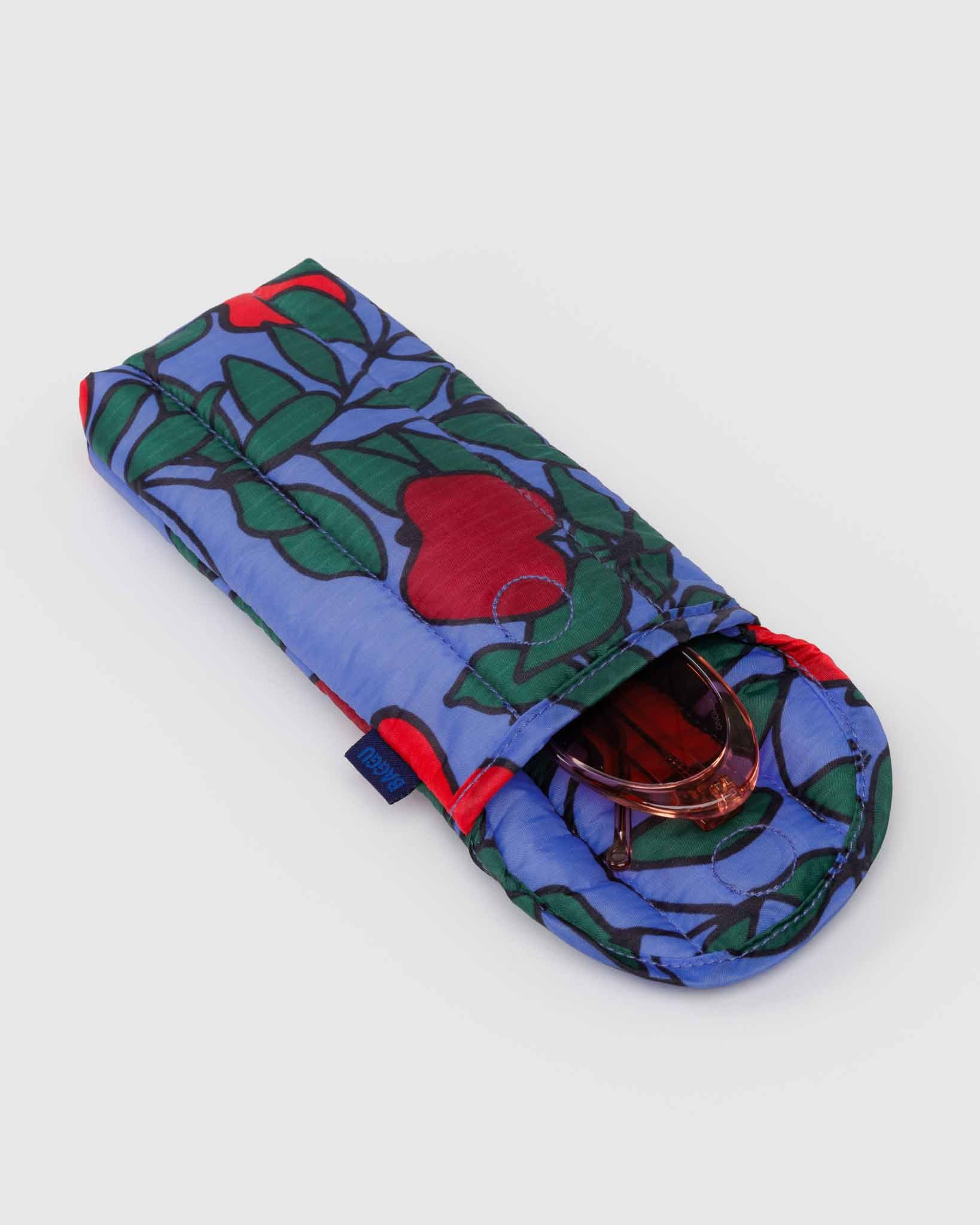 BAGGU Apple Tree puffy glasses sleeve | BAGGU | Glasses Sleeves & Cases