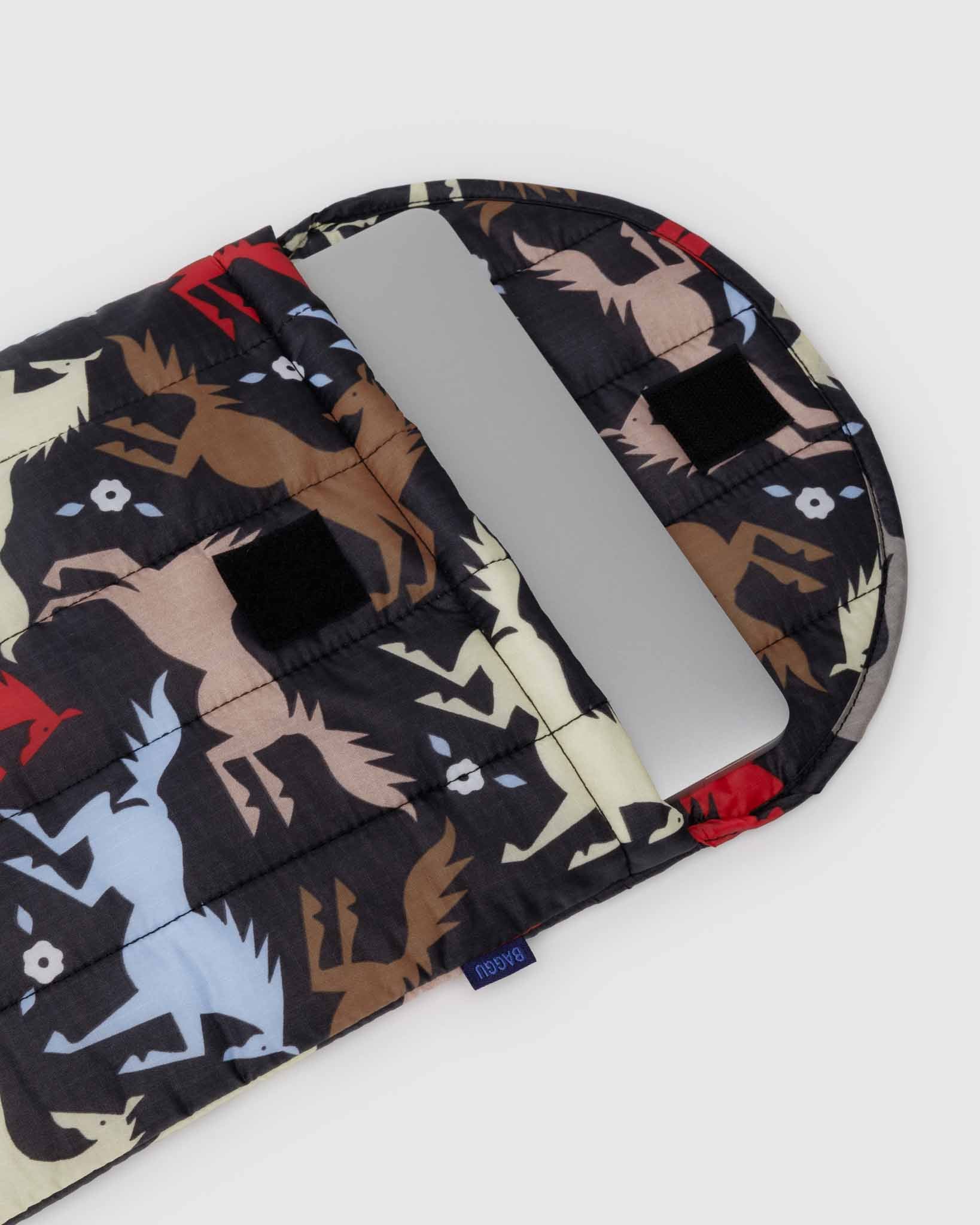 BAGGU Horse Cut-Outs puffy laptop sleeve 13"/14" | BAGGU | Laptop + Tablet Sleeves