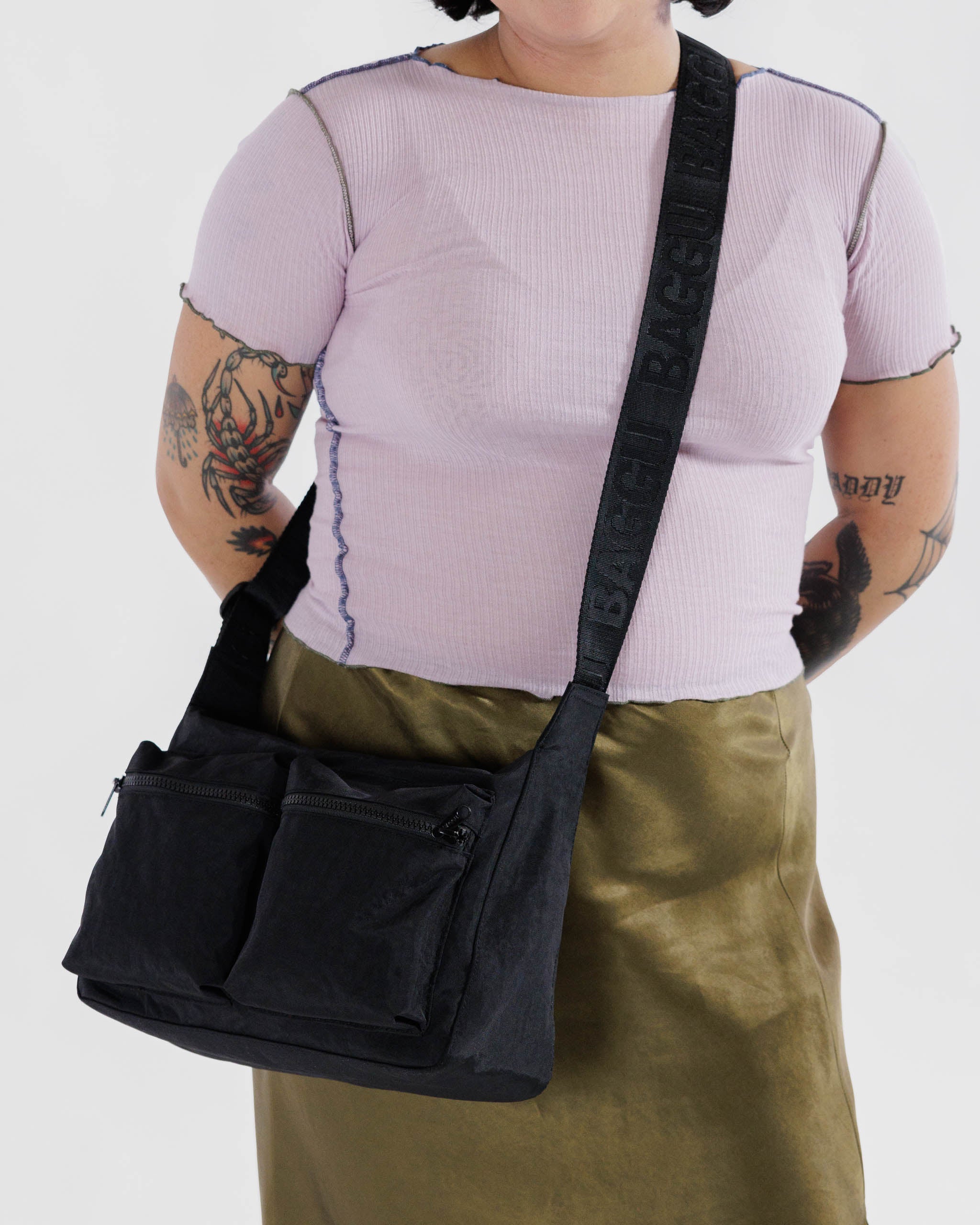 Black Medium Cargo Crossbody | BAGGU | Cargo Bag