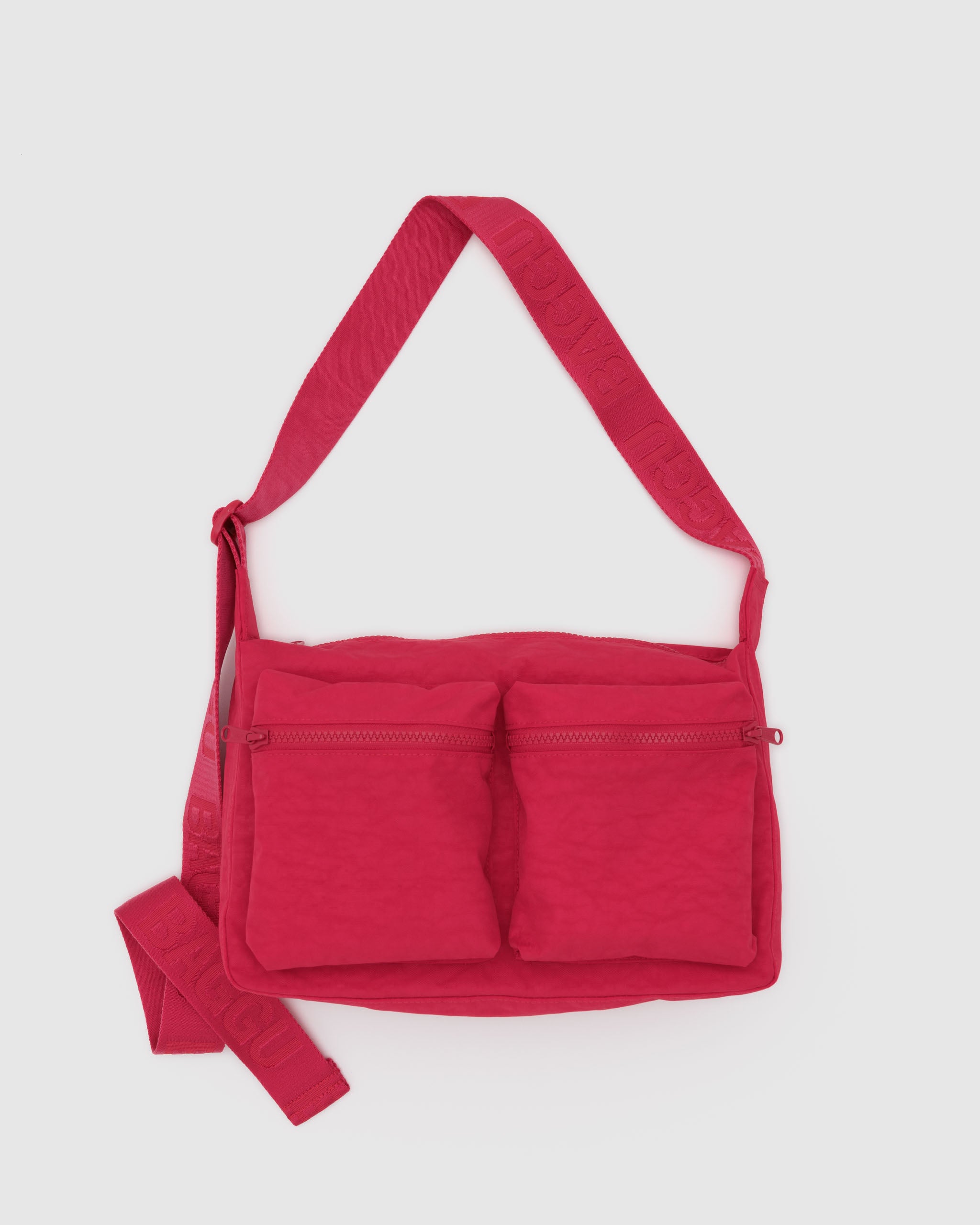 Candy Apple Medium Cargo Crossbody | BAGGU | Cargo Bag