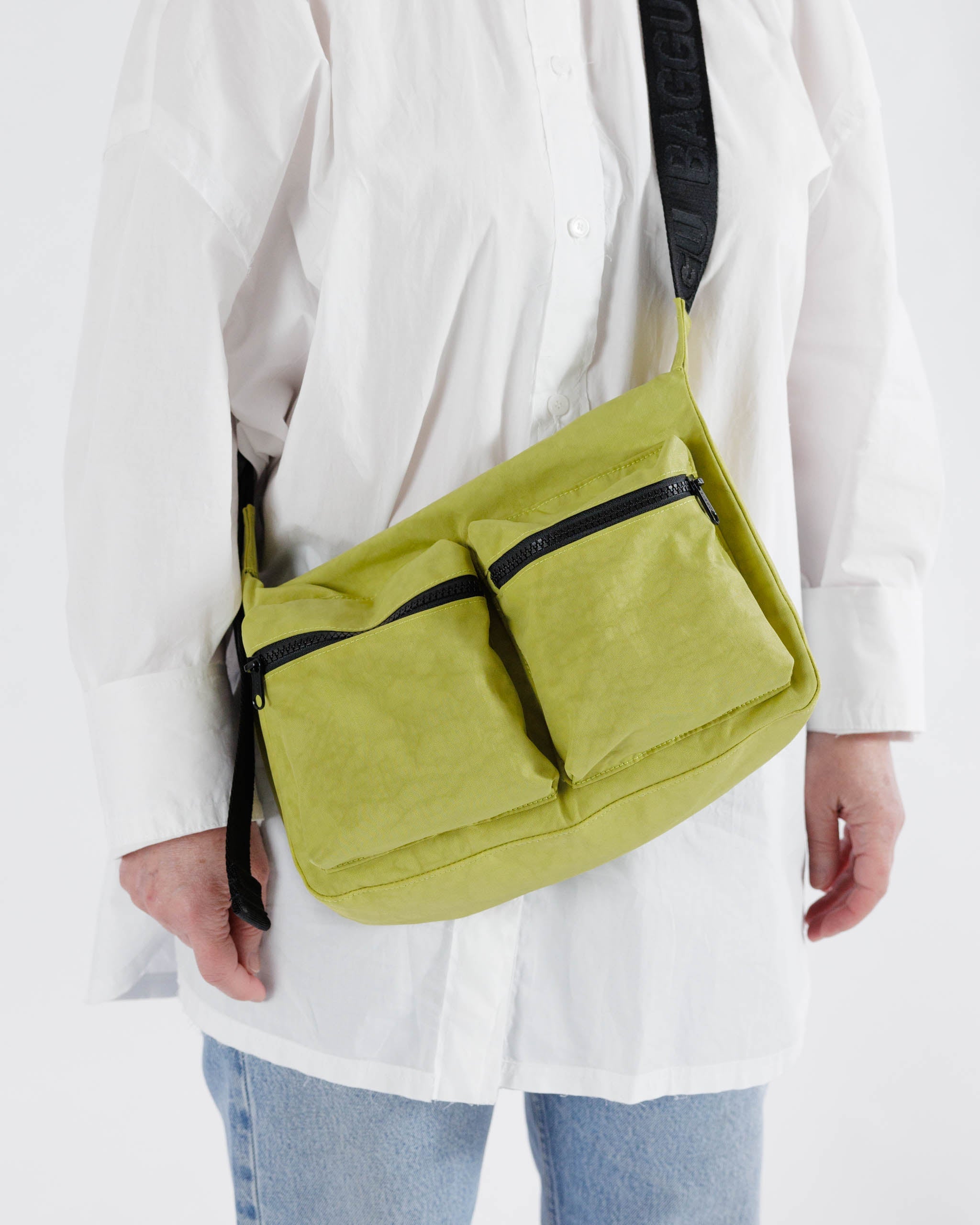 Lemongrass Medium Cargo Crossbody | BAGGU | Cargo Bag