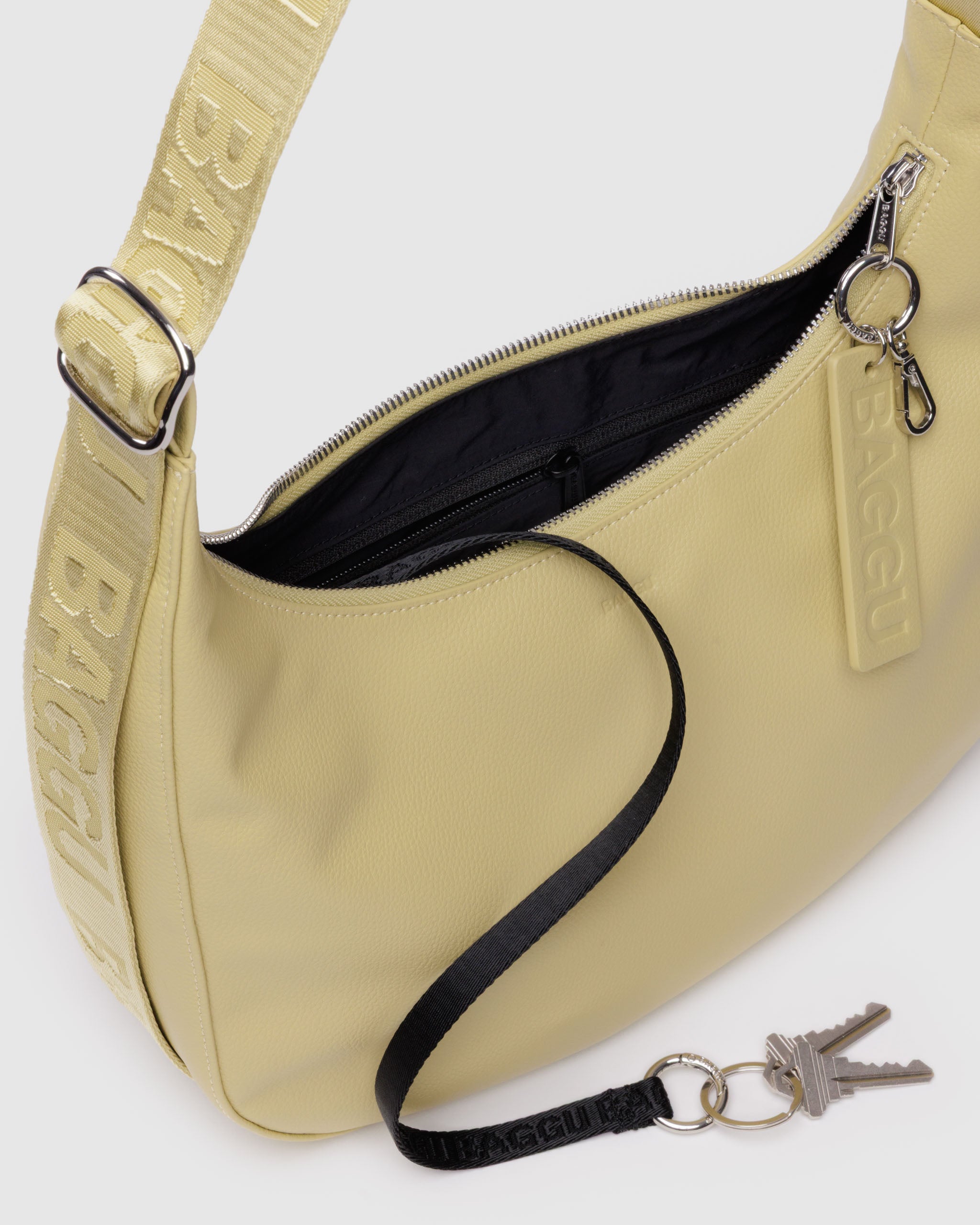 Straw Medium Recycled Leather Crescent Bag | BAGGU | Shoulder + Crossbody Bag