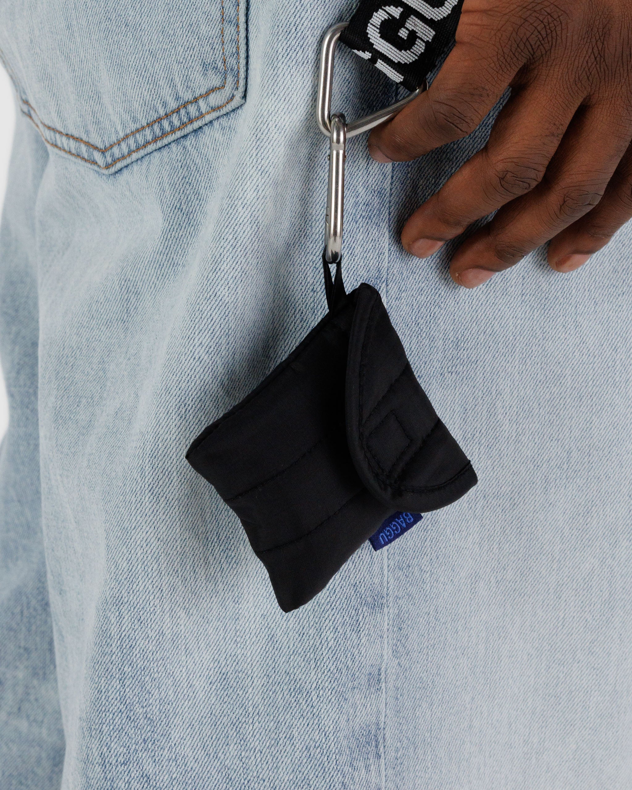 Black Puffy Earbuds Case