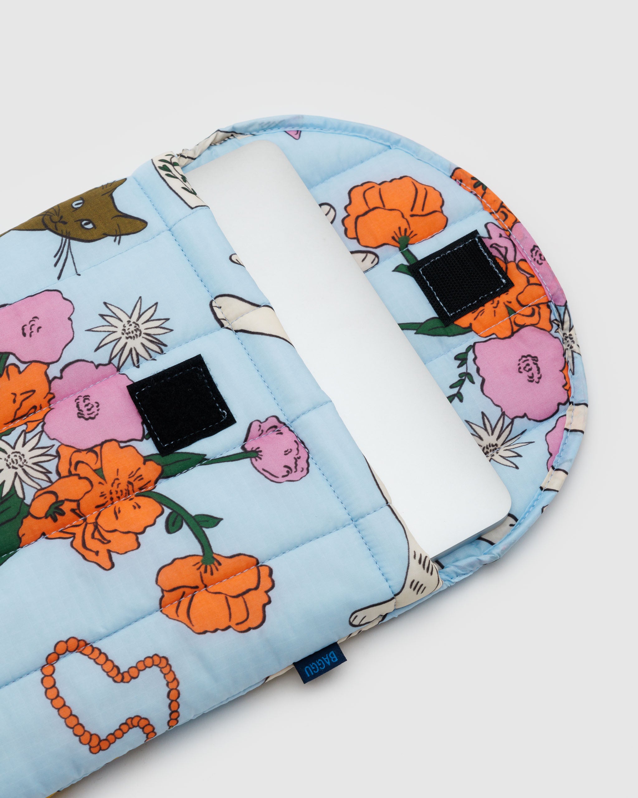 Table Cats Puffy Laptop Sleeve 13"/14" | BAGGU | Laptop + Tablet Sleeves