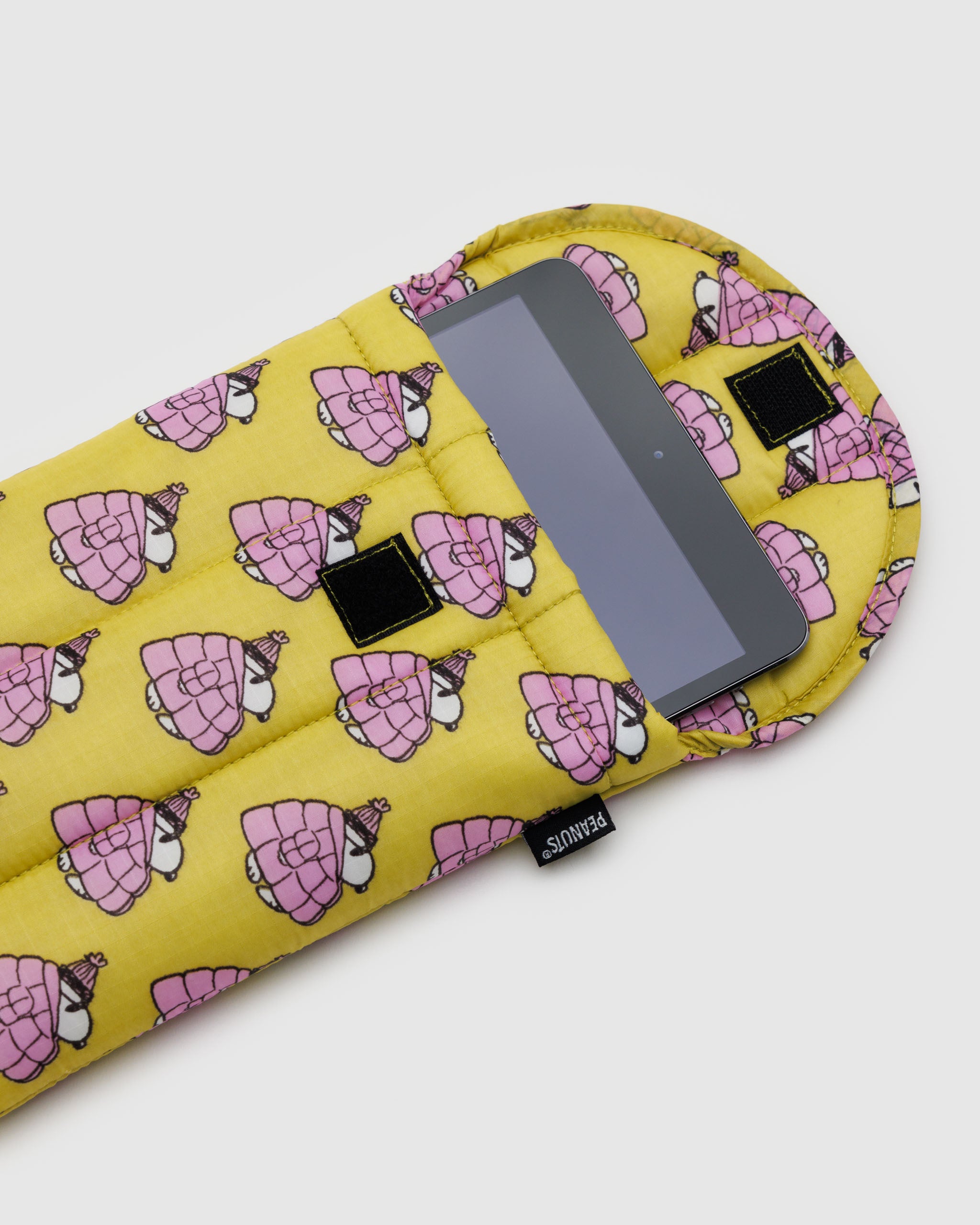 Mini Puffer Snoopy Puffy Tablet Sleeve 8" | BAGGU | Tablet Sleeve