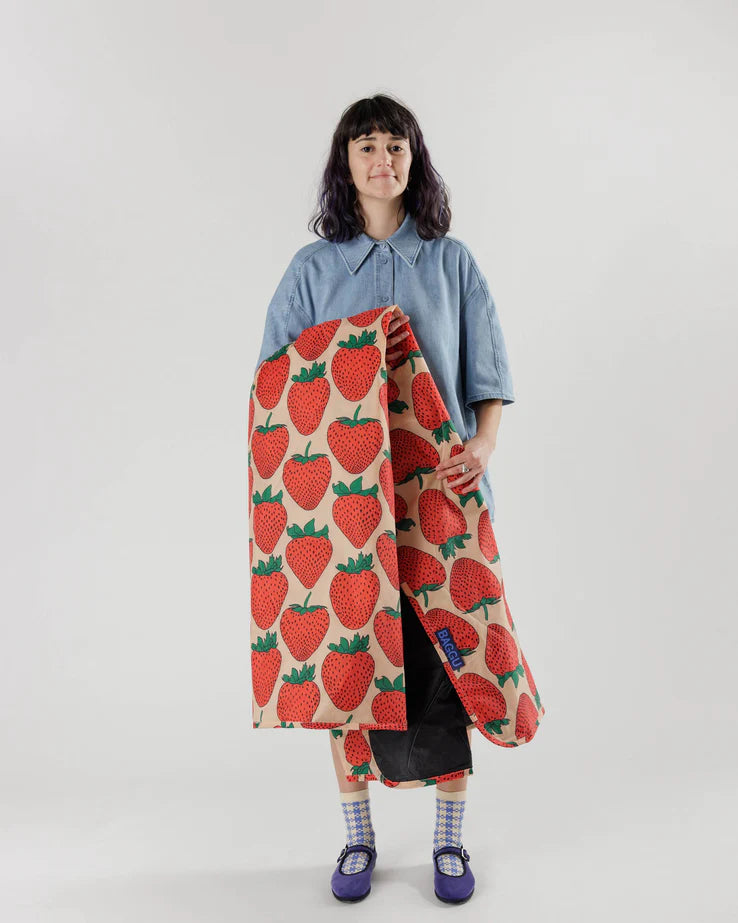 Strawberry Puffy Picnic Blanket | BAGGU | Blanket