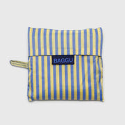 A standard BAGGU in the Blue Thin Stripe design