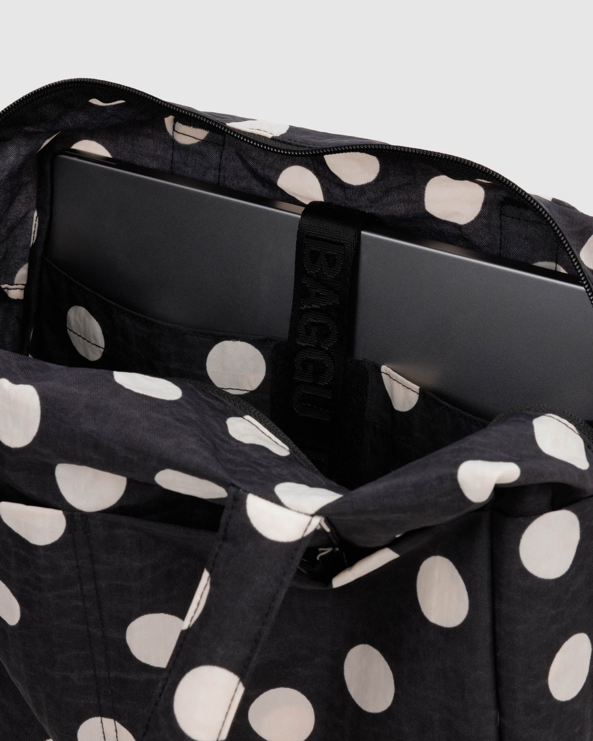 Black and Cream Polka Dot Everyday Cloud Bag | BAGGU | Everyday Cloud Bag