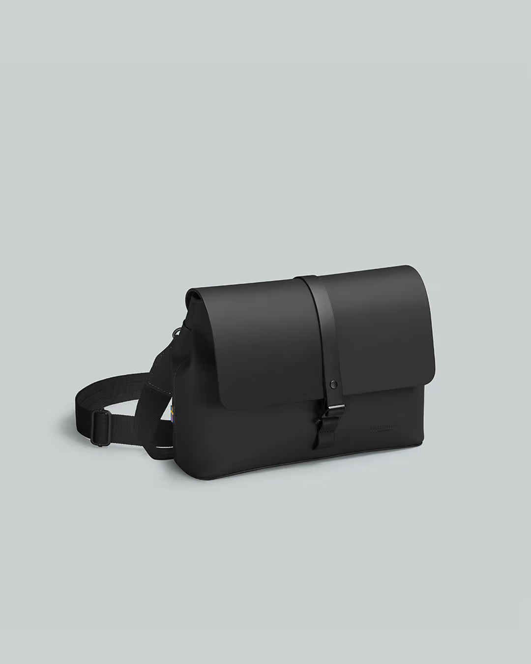 Black Medium Spläsh Waterproof Crossbody Bag Gaston Luga