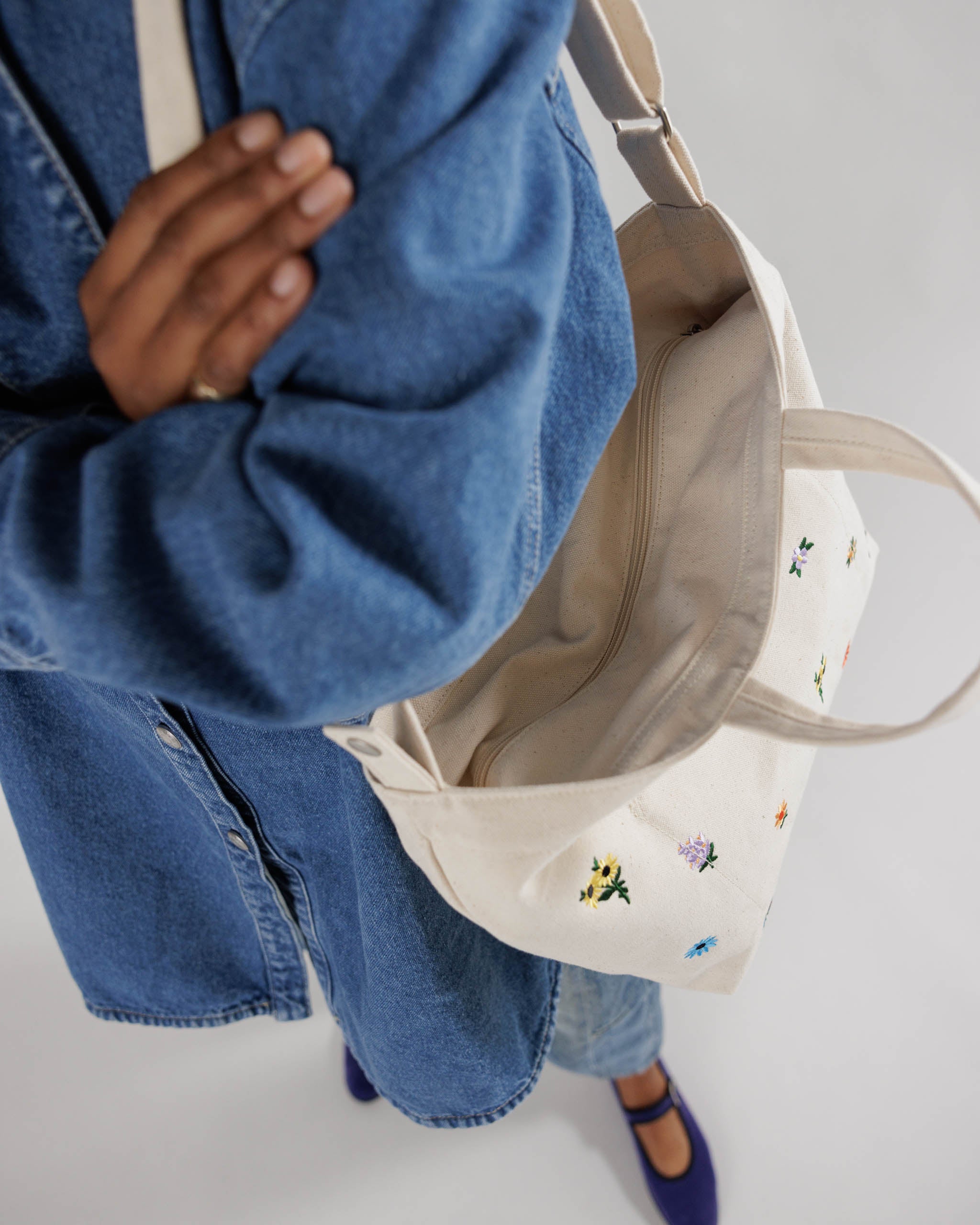 Embroidered Ditsy Floral Horizontal Zip Duck Bag BAGGU - FALL 2025 | BAGGU | Canvas Tote Bag