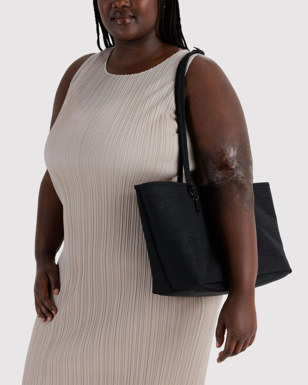 Black Mix Medium Nylon Reversible Tote | BAGGU | Medium Nylon Reversible Tote