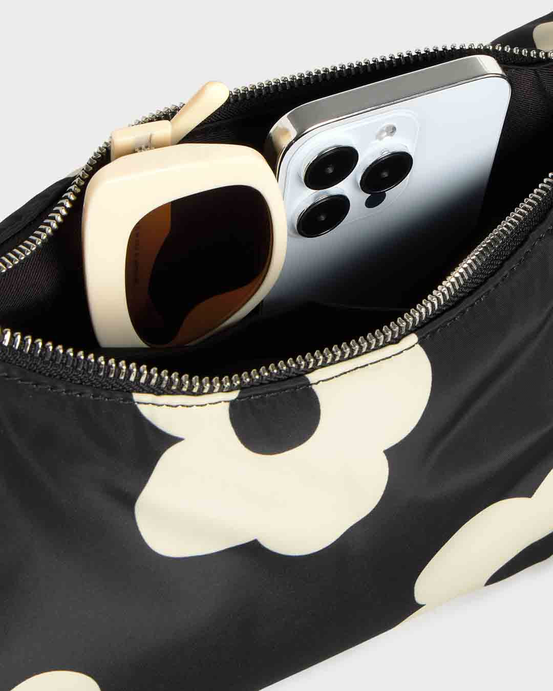 Night Daisy Shoulder Bag WOUF