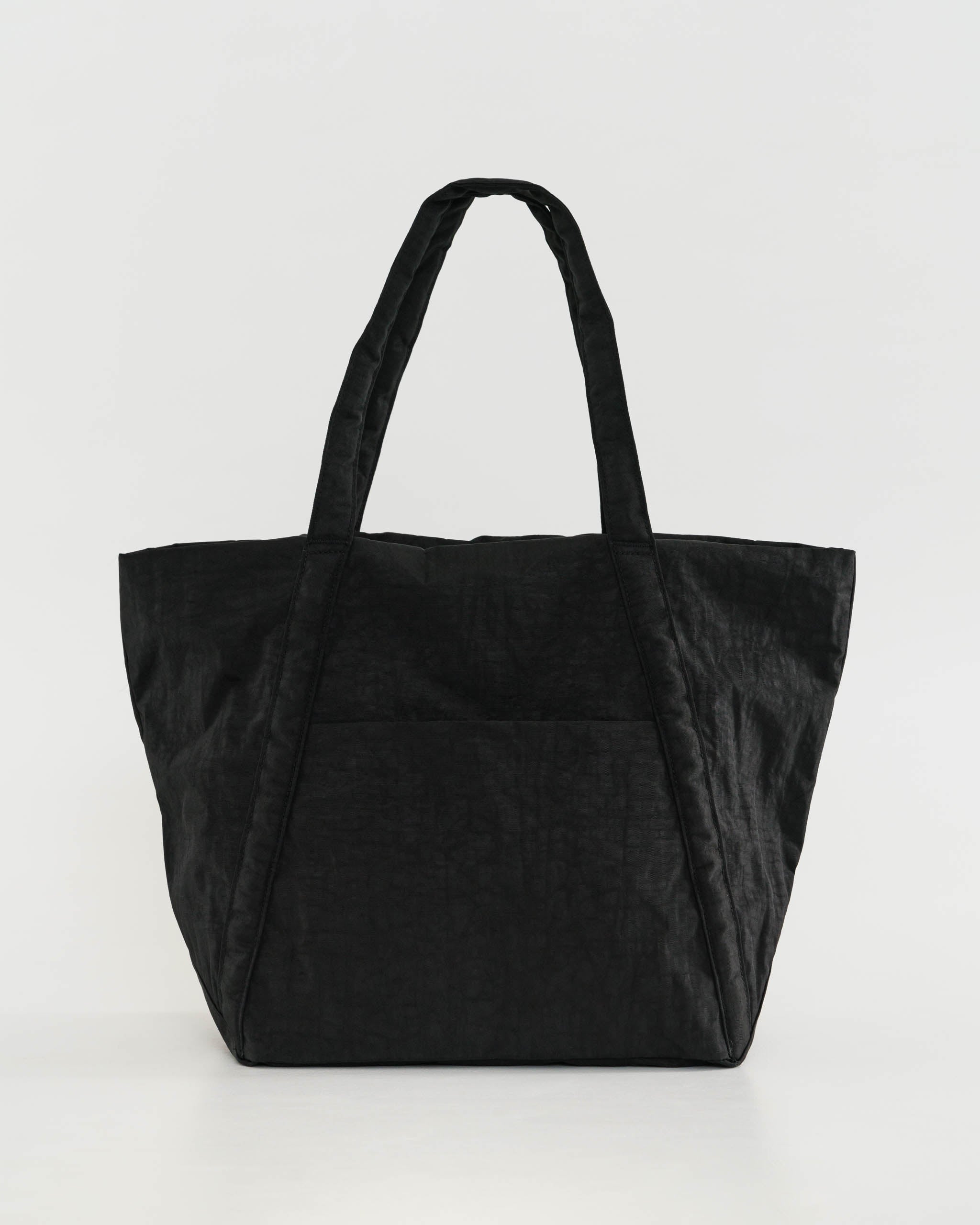 A BAGGU Cloud Bag in Black