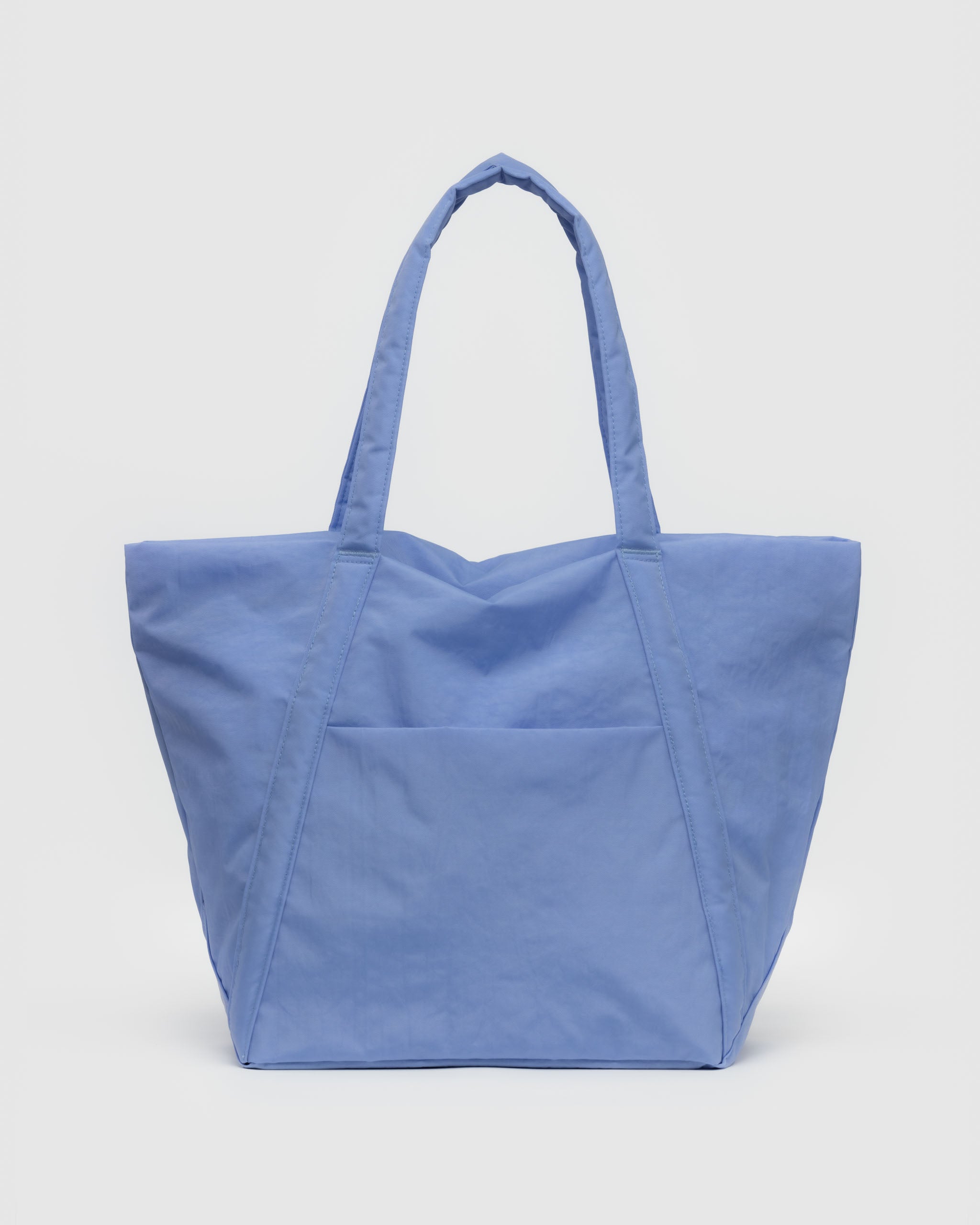 A BAGGU Cloud Bag in Cornflower
