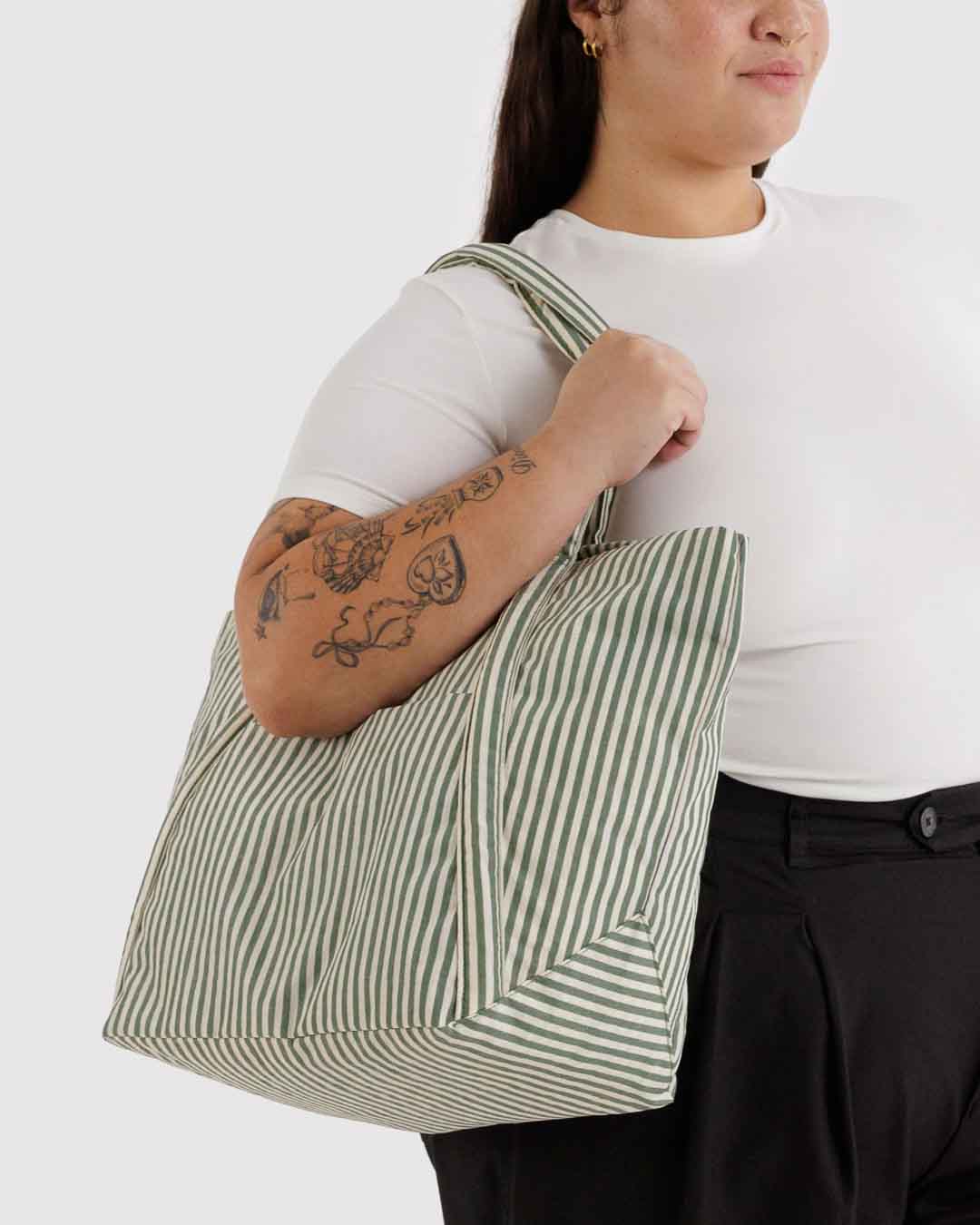Sage Stripe Cloud Bag BAGGU