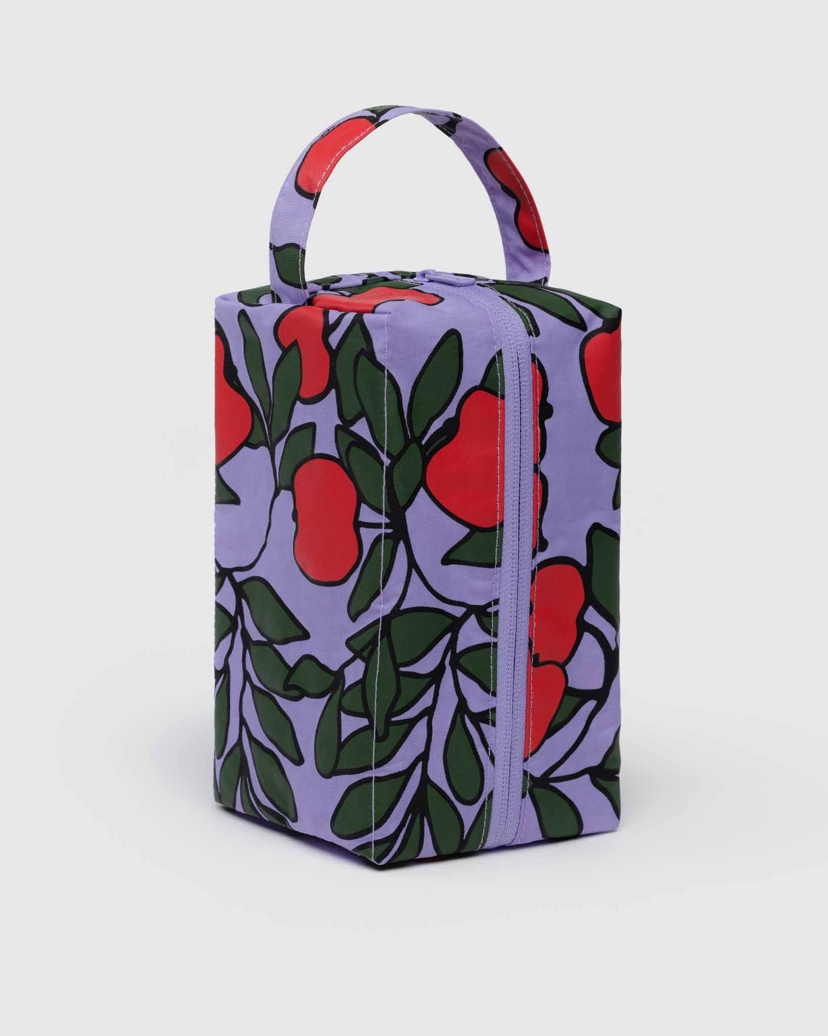 BAGGU Apple Tree dopp kit | BAGGU | Toiletry + Washbag
