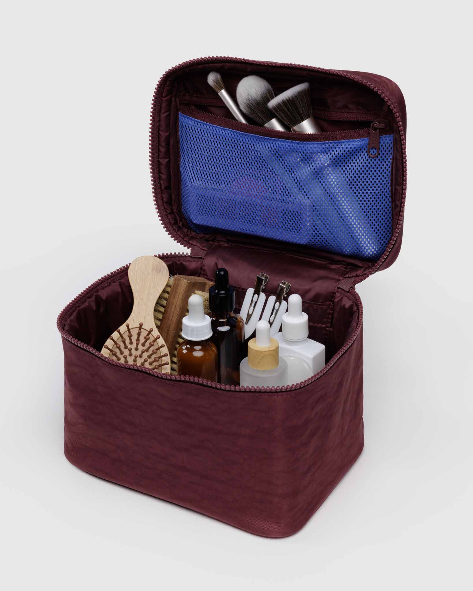BAGGU Mahogany large cosmetic case | BAGGU | Cosmetic + Toiletry Bags