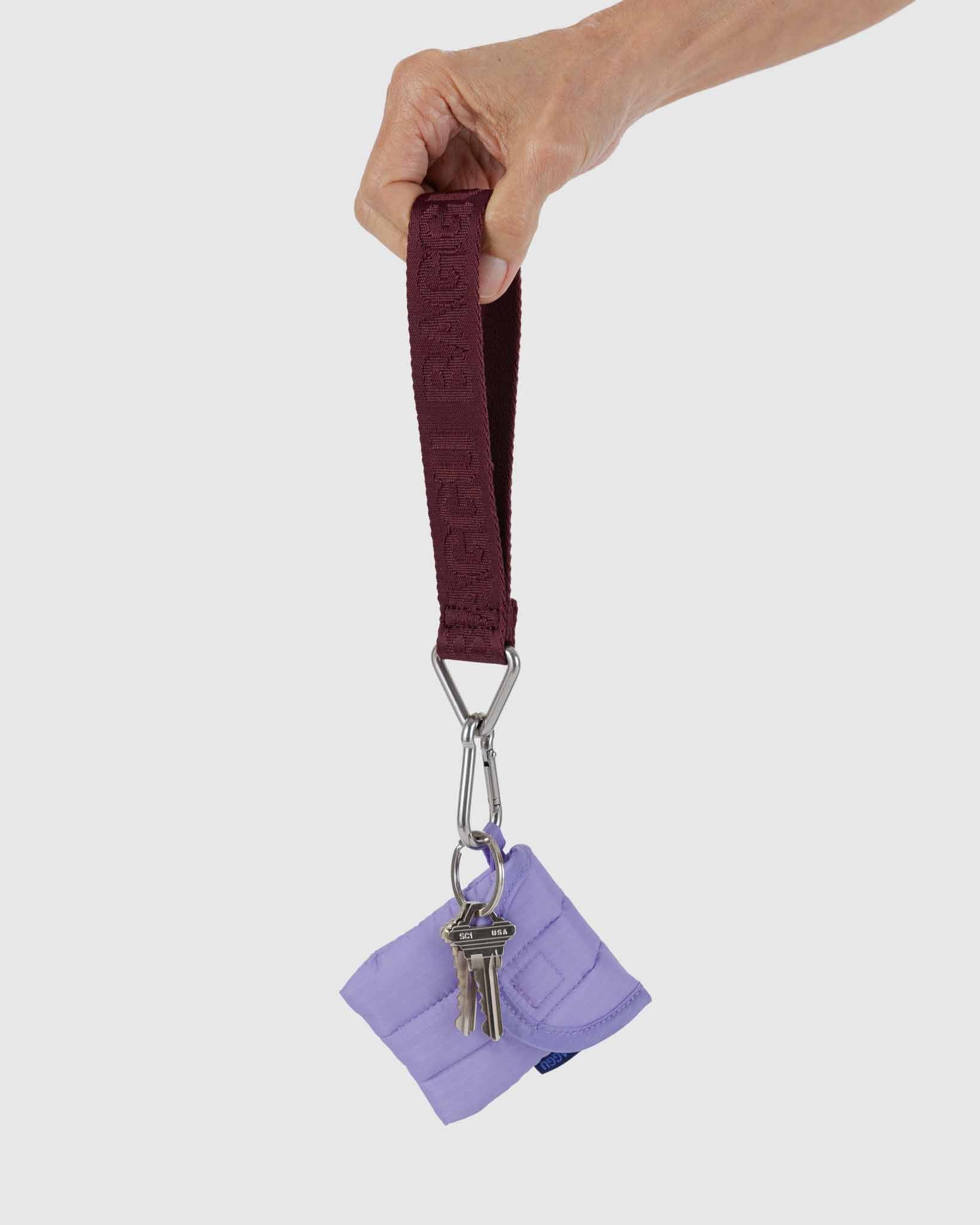 BAGGU Mahogany logo keychain