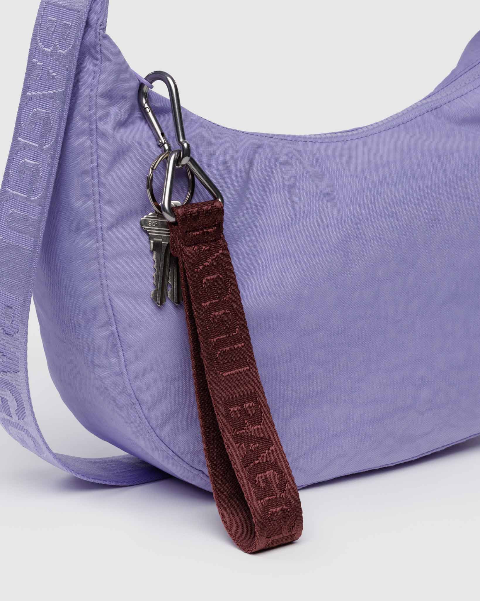 BAGGU Mahogany logo keychain