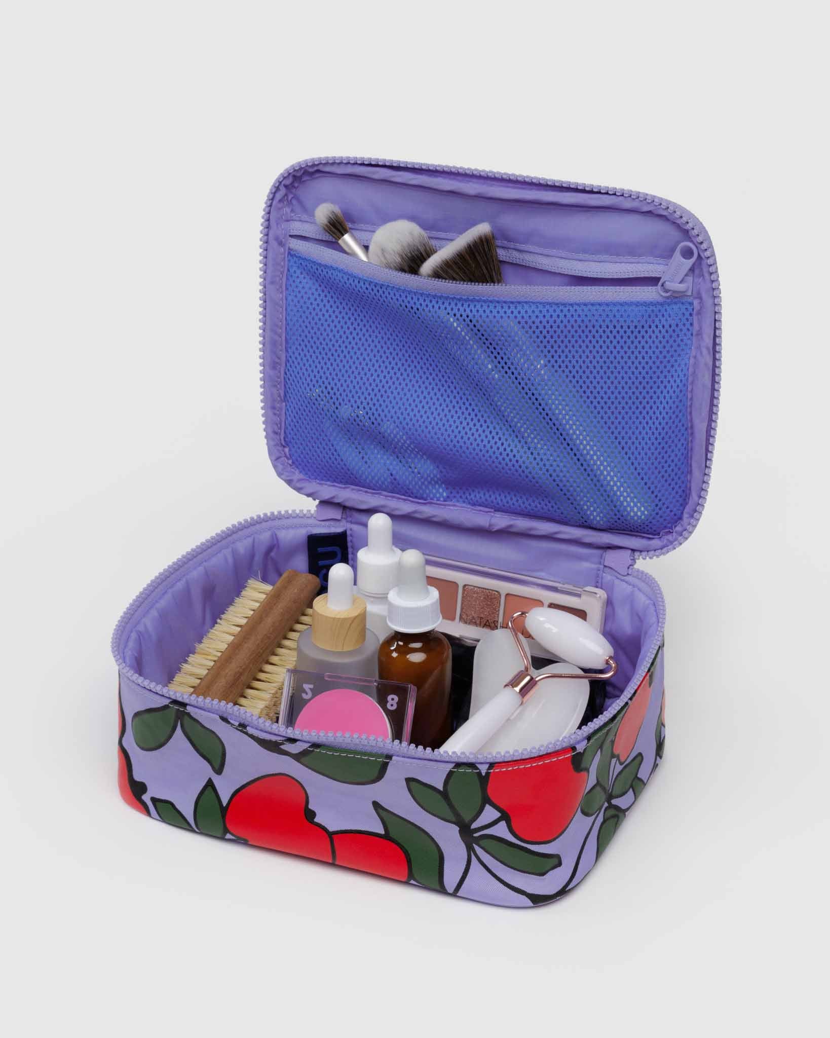 BAGGU Apple Tree small cosmetic case | BAGGU | Cosmetic + Toiletry Bags