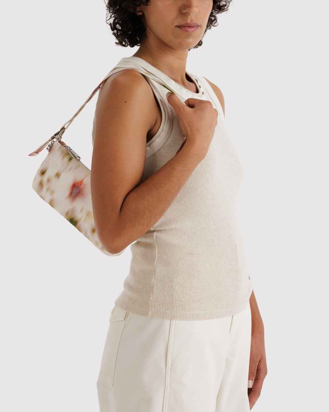 BAGGU Nylon Pochette Abstract Floral バグー Abstract Floral Nylon Pochette