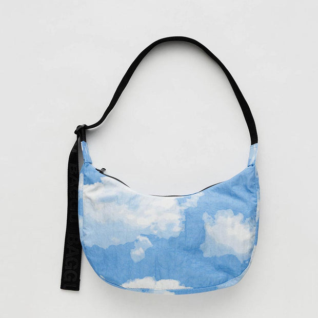 A medium Crescent Bag from Baggu in Clouds