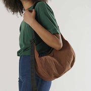 Brown | Medium Crescent Bag | Baggu