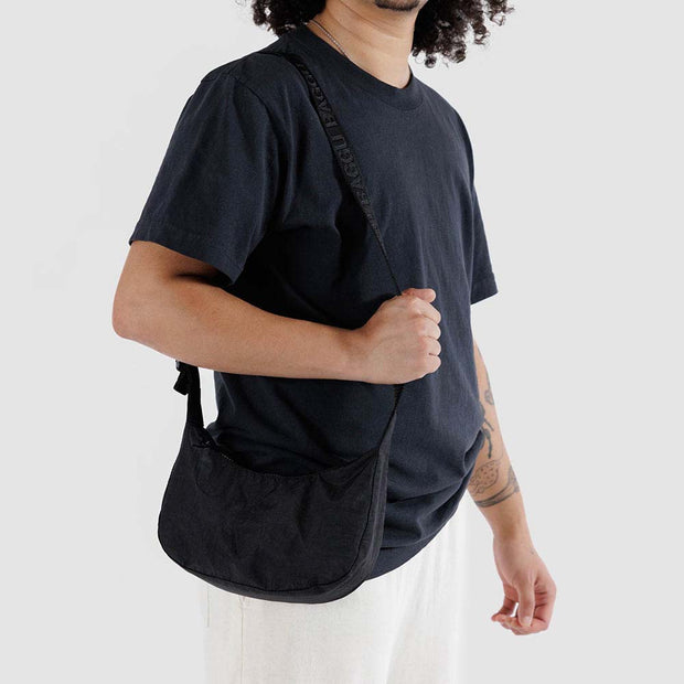 One small Crescent Bag from Baggu in Black 1