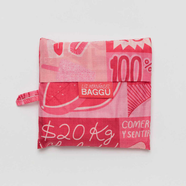 A Mercado Standard Baggu folded in its cover