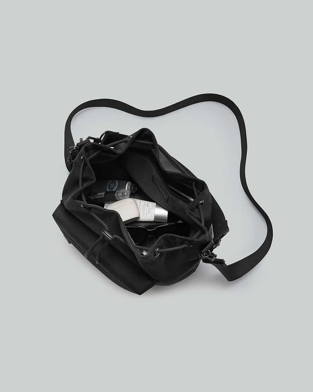 Weave Black Spläsh Bucket Waterproof Crossbody Bag Gaston Luga