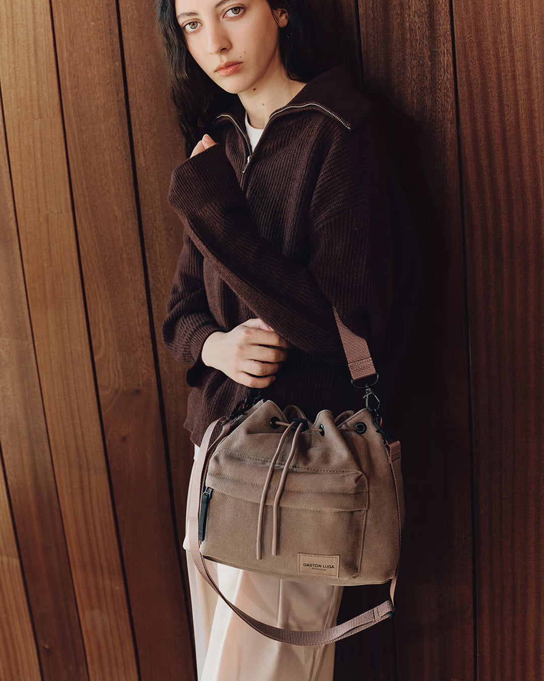 Weave Dusty Brown Spläsh Bucket Waterproof Crossbody Bag Gaston Luga