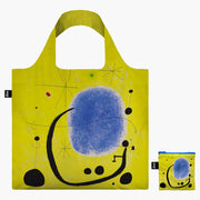 A LOQI x Joan Miró recycled shopping bag featuring Gold of Azure with pouch