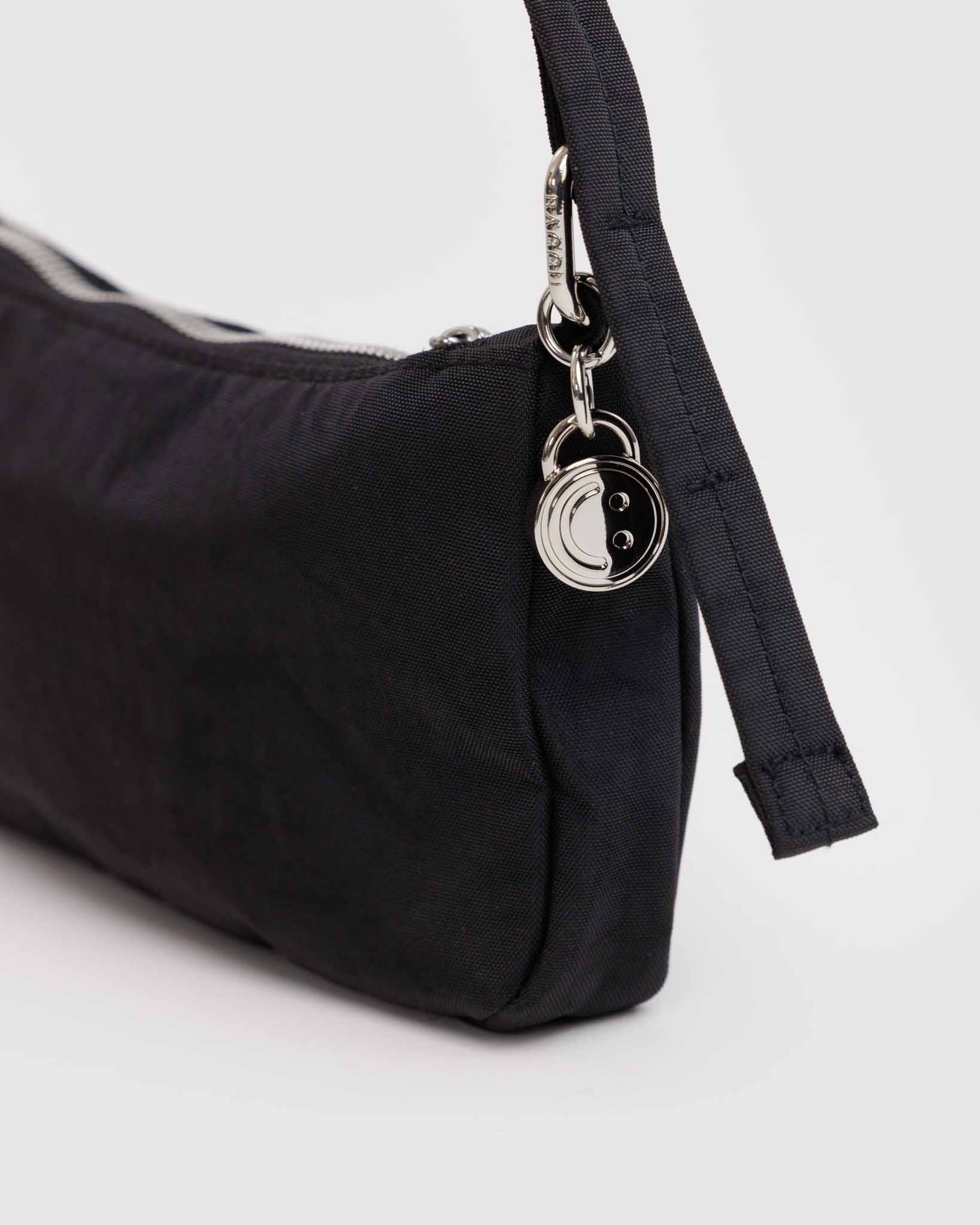Black Nylon Pochette BAGGU