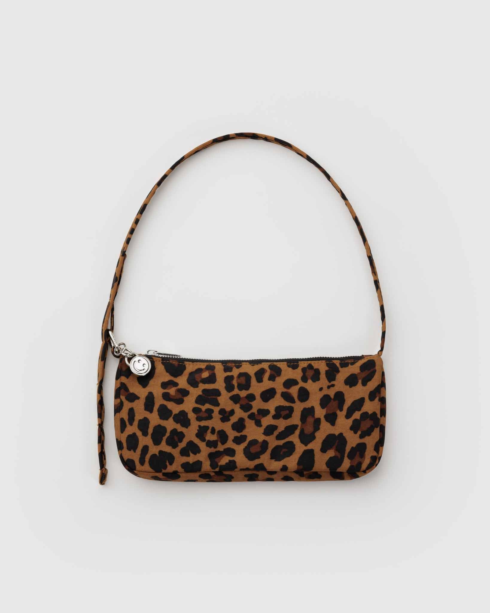Leopard Nylon Pochette BAGGU