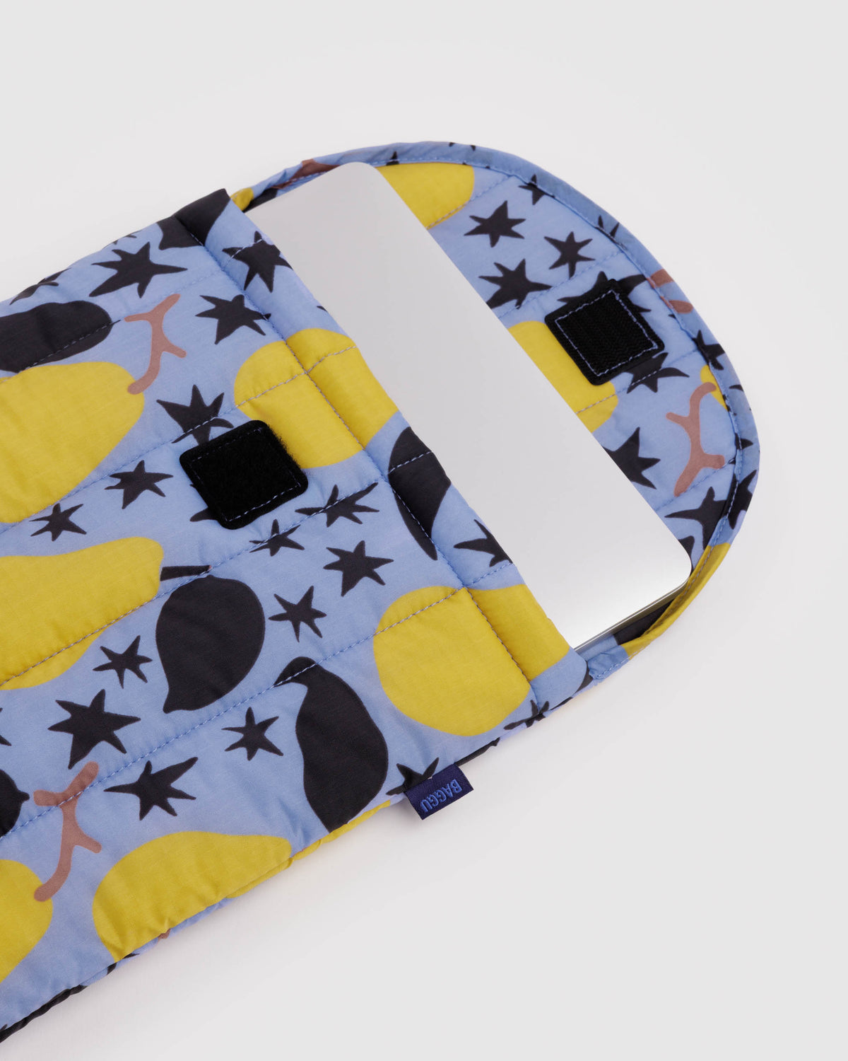 Golden Pears Puffy Laptop Sleeve 13"/14" | BAGGU | Puffy Laptop Sleeve 13"/14"