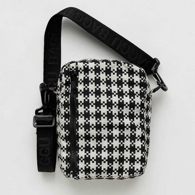 Black & White Pixel Gingham | Sport Crossbody Bag | Baggu