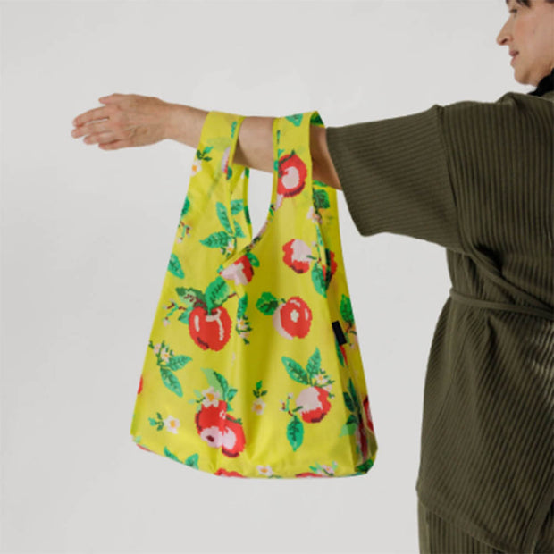 Needlepoint Apple | Reusable Bag | Standard Baggu