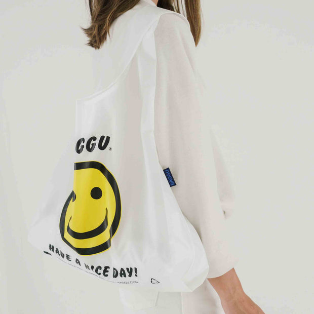 Smiley face geo woven bag pink | Ultimate Vacation Collection from - Lush  Fashion Lounge